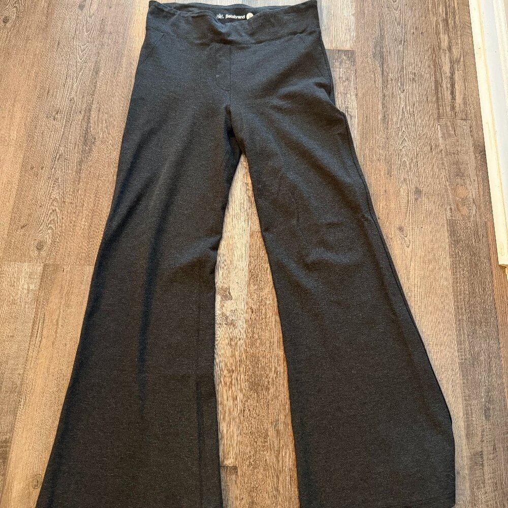 LARGE BETABRAND CHARCOAL GRAY DRESS YOGA PANTS